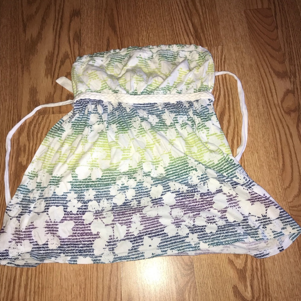 Large Juniors Arizona Tube Top. White with floral